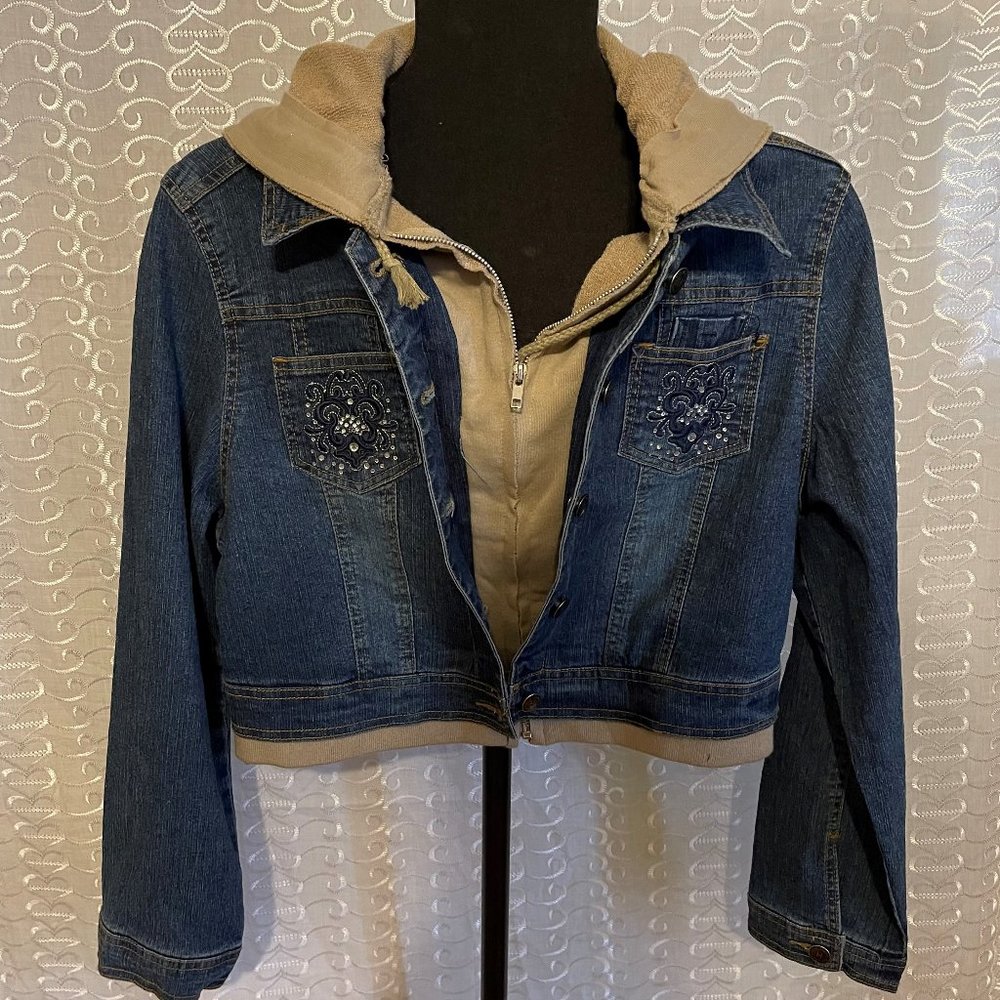 GIRLS HIP JEANS JACKET WITH HOODIE INSERT SIZE L